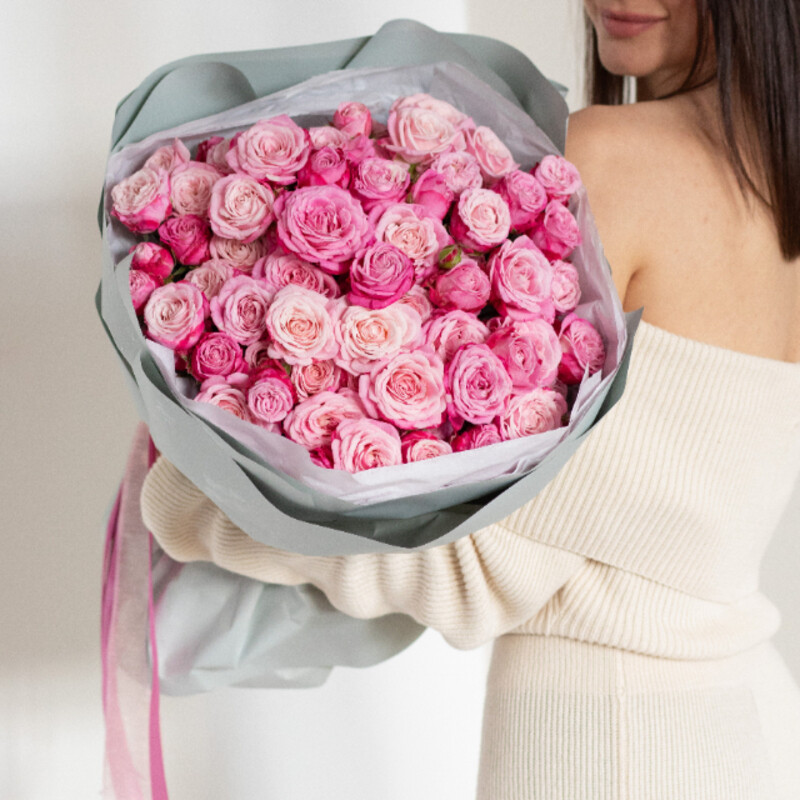 El_ Madmuazel_, monobuket pionovidnih roz