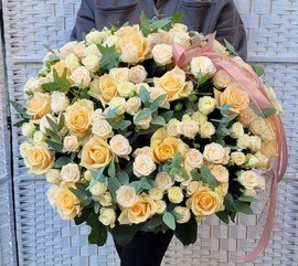 Душтағы жасырын камера кеуделі апай