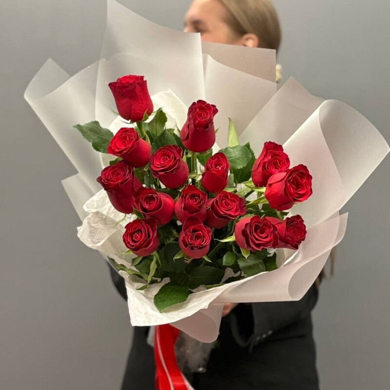 Buket iz 15 roz, buket iz 15 krasnih roz