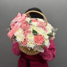 Korzinka s diantusami