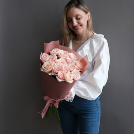 Monobuket iz 15 roz kimberli