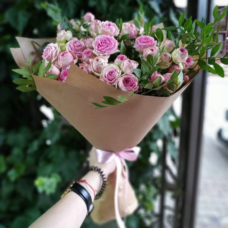 Букет кустовых роз, стандартный