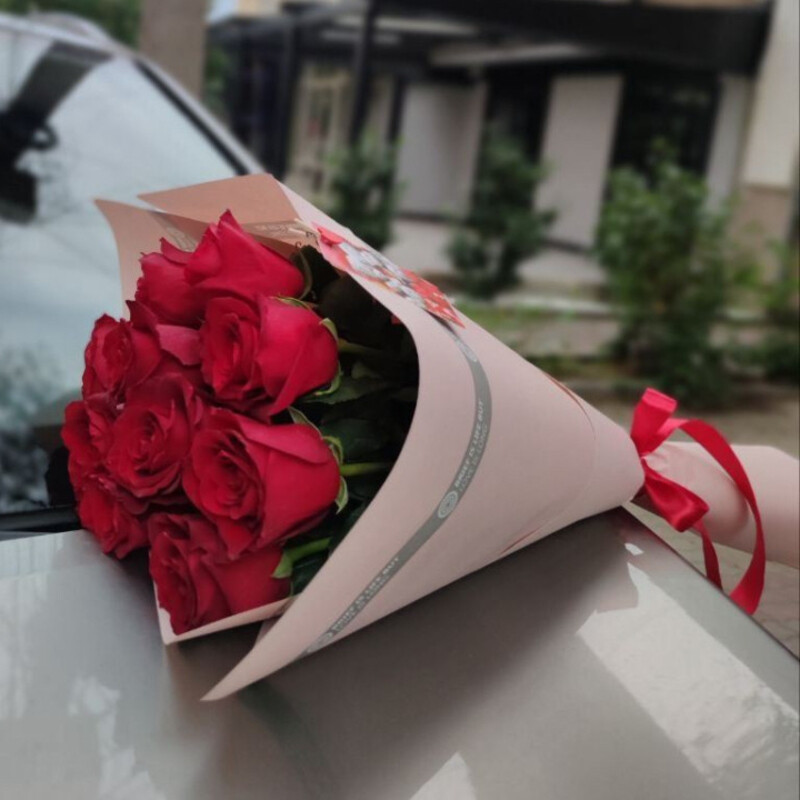 11 красных роз "Эксплорер", стандартный