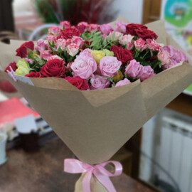 Микс кустовых в крафт бумаге