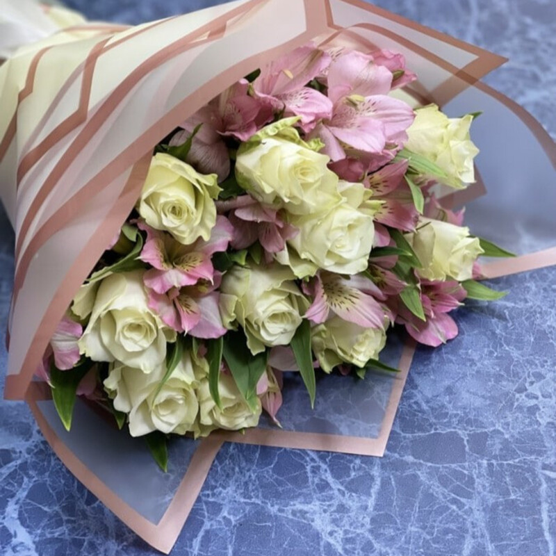 Букет из роз с альстромерией, стандартный