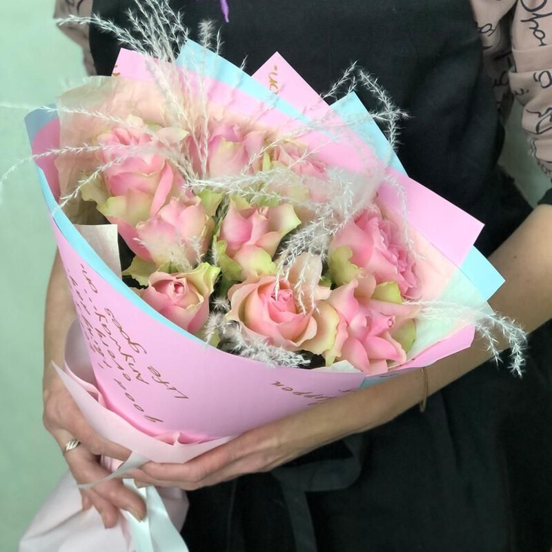 Rozi s pampasnoj travoj, standart