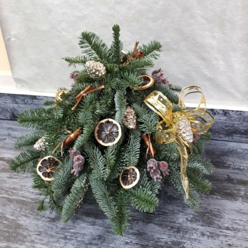 Elochka v zolotom, standart