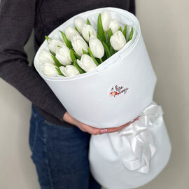 Белые тюльпаны в фоамиране