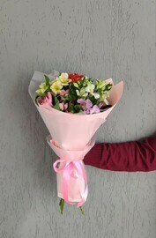 Букет альстромерий