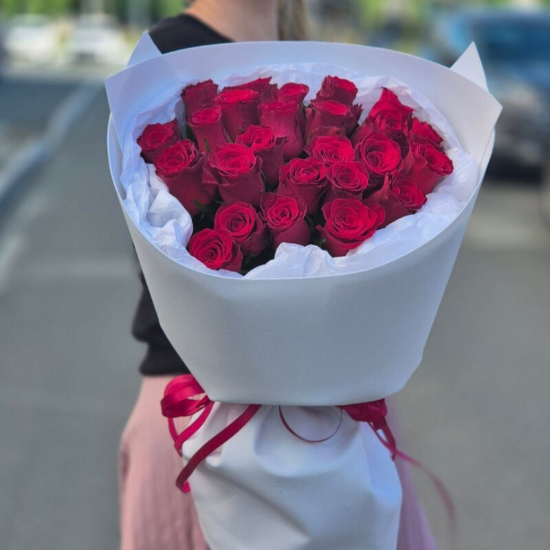 Букет алых роз, букет из 25 алых роз