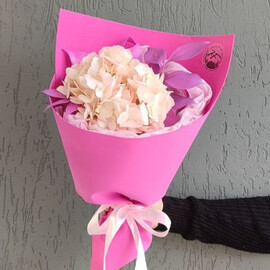 Букет комплимент из гортензии