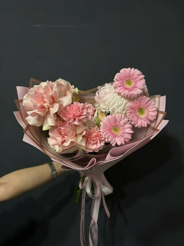 Букет с французской розой и герберами, стандартный