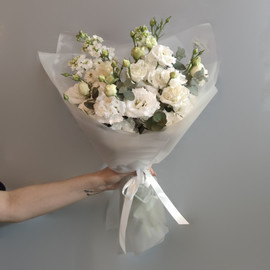 Eustoma and mattiola