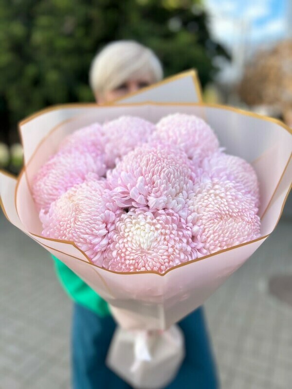 Нежный букет из хризантем, стандартный