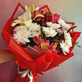 Buket s tonkimi notkami lyubvi