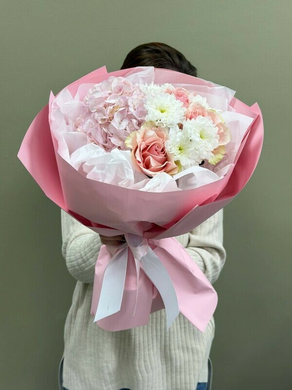 Avtorskij buket s gortenziej, reduced