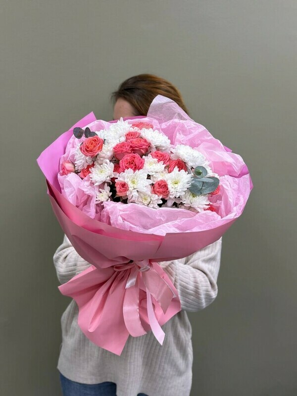 Сборный букет с кустовой розой, стандартный