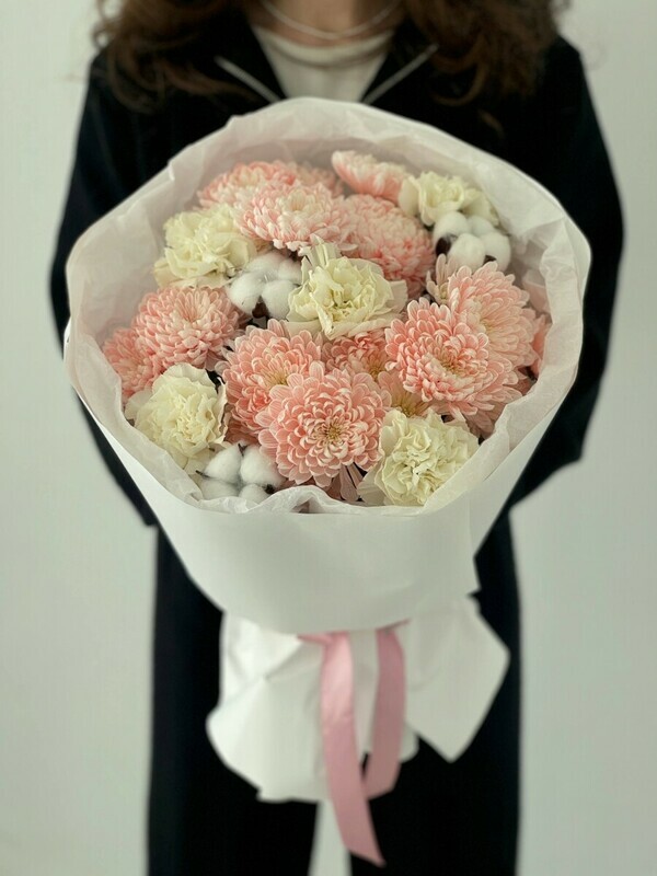 Авторский букет с хризантемой, уменьшенный