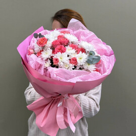 Сборный букет с кустовой розой