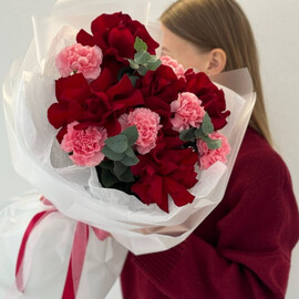 Сборный букет с вывернутой розой