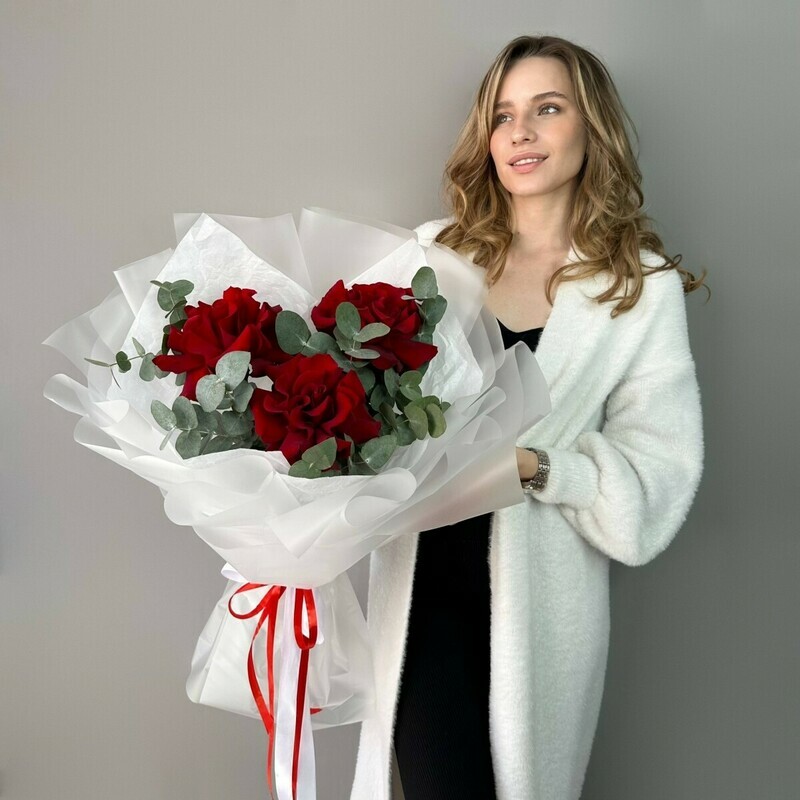 Букет из трех Французских роз "Джульетта", стандартный