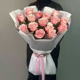 Buket 15 roz Ekvador "Valensiya"