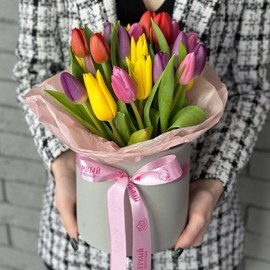 Букет из 25 тюльпанов "Сияние"
