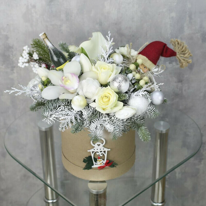 Korobka s tcvetami «Zimnij fonarik», standart