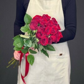 11 красных роз