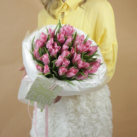 Розовые тюльпаны