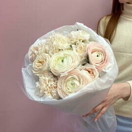 Buket «Dlya samoj nezhnoj» na osnove ranunkulyusov