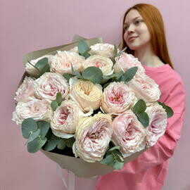 Роскошный букет с розами Дэвида Остина