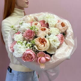 «Potceluj Dzhul_etti» buket na osnove roz Devida Ostina