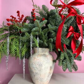 Ваза с хвойным миксом «Ледовая рябина»
