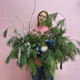 Настольная композиция микс хвои «Морозко» с луковицей амариллиса