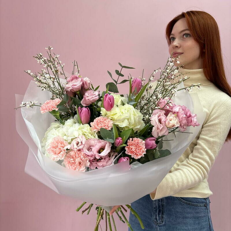 «Vesna prosheptala» buket na osnove aromatnih vesennih tcvetov, premium