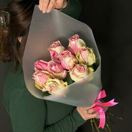 Buket iz 9 odnogolovih roz Fiesta