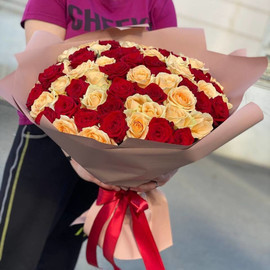 Букет из 65 роз