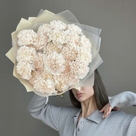 Моно кремовые гвоздики