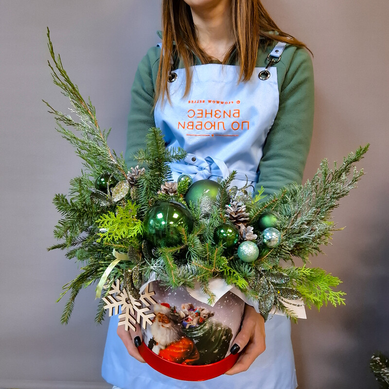 Новогодняя композиция в зелёном оформлении, стандартный
