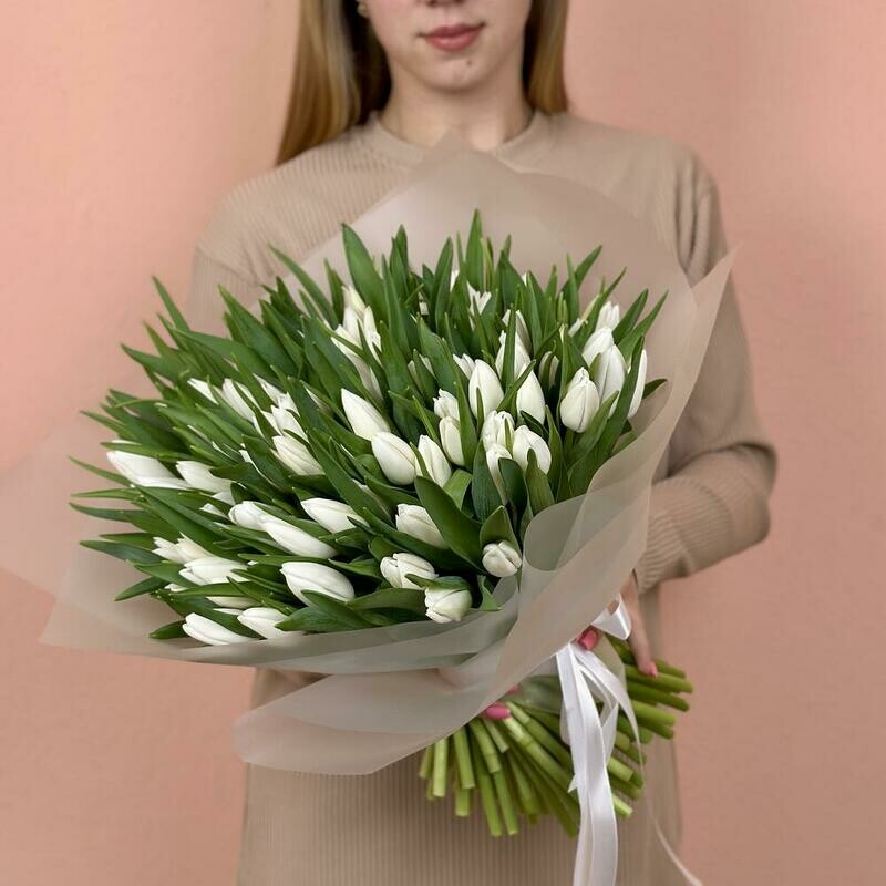 Букет из 101 белого тюльпана в матовой пленке, 101 шт