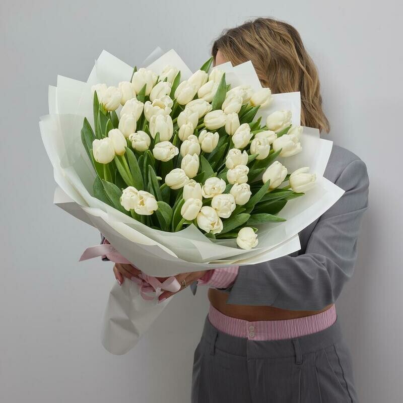 Букет из 51 белого тюльпана в упаковке, 51 шт