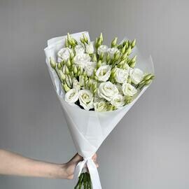 Нежный букет из белых лизиантусов (7 шт)