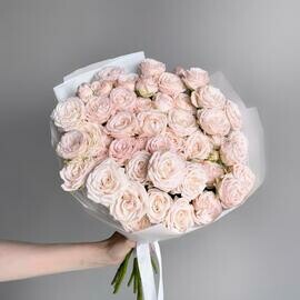 Букет из 11 пионовидных кустовых роз