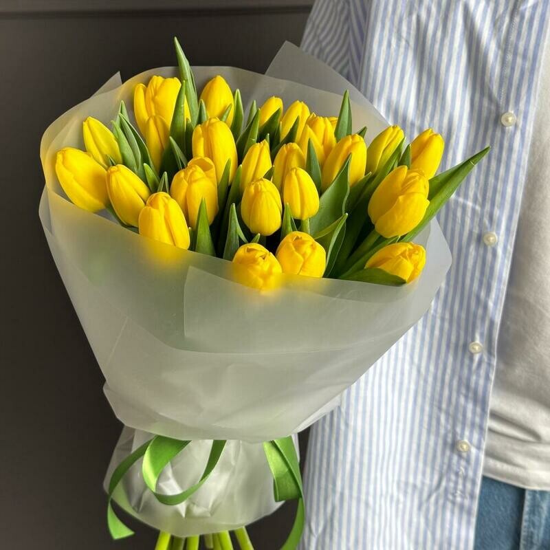Букет из 25 желтых тюльпанов в матовой пленке, 25 шт
