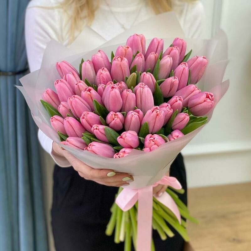 Букет из 49 розовых тюльпанов в упаковке, 49 шт