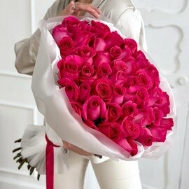 Roskoshnij buket iz 51 rozi