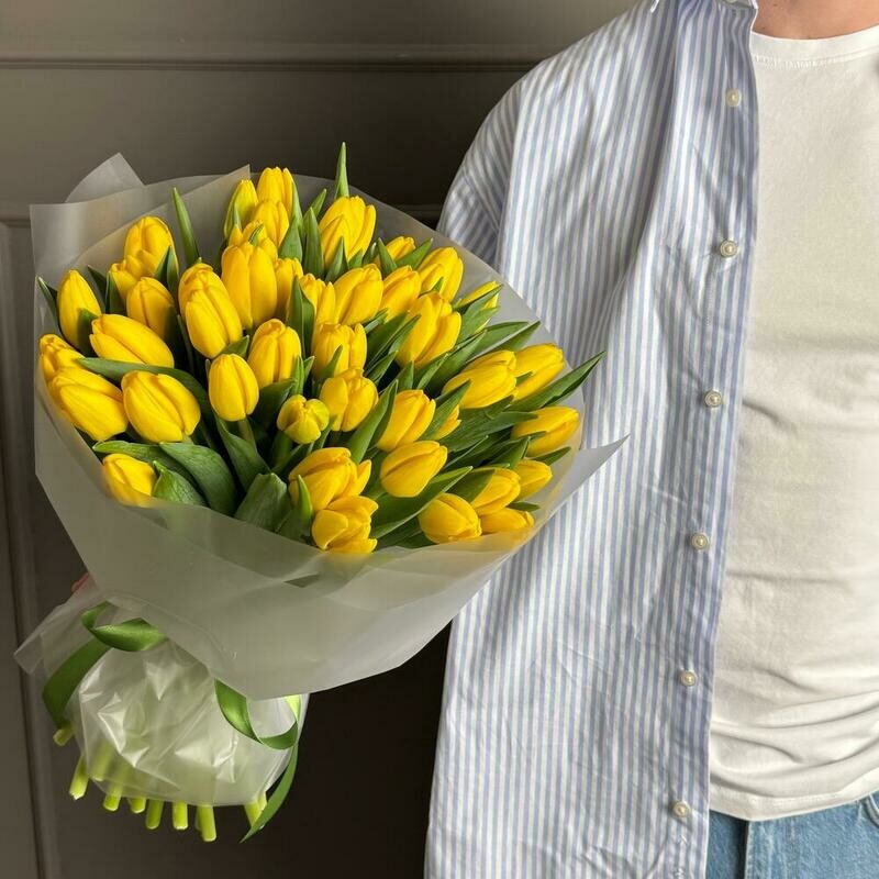 Букет из 45 желтых тюльпанов в матовой пленке, 45 шт