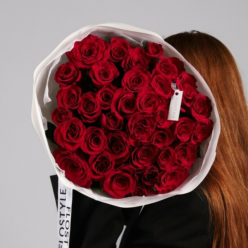 Buket iz 35 krasnih roz, buket iz 35 krasnih roz