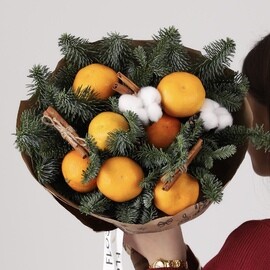 Zimnij buket s mandarinami